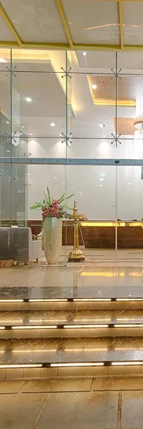 Hotel Lance International，位于纳盖科伊尔的酒店