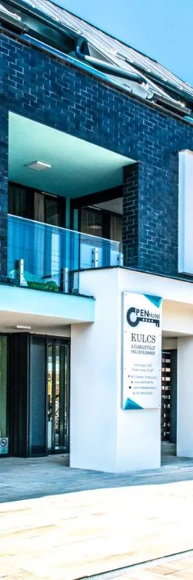 Open Hotel Szentes，位于森特什的酒店