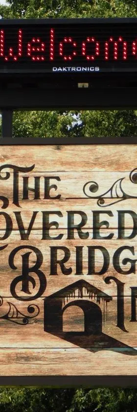 The Covered Bridge Inn，位于布拉特尔伯勒的酒店