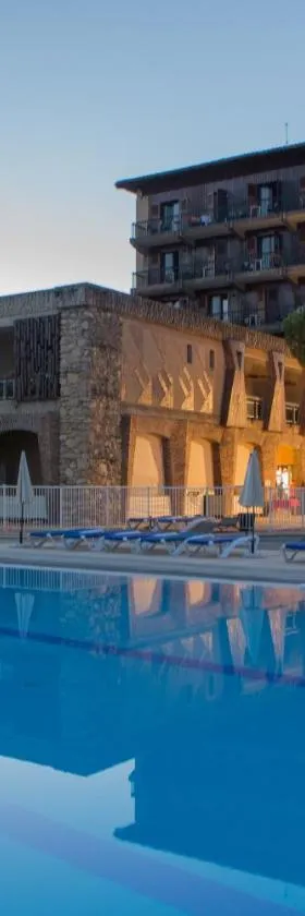 Vacances Bleues Hôtel Castel Luberon，位于阿普特的酒店