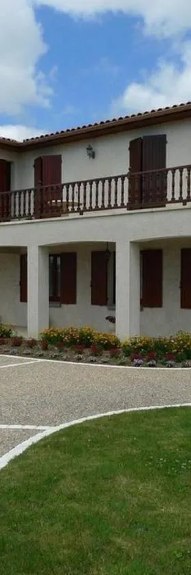 曼祖尔住宿加早餐旅馆，位于Cozes的酒店