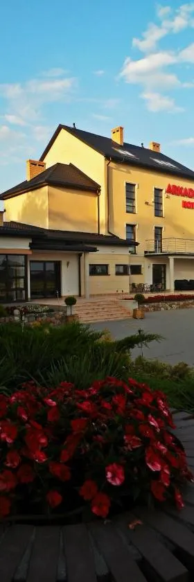 Hotel Arkadia，位于切哈诺维茨的酒店