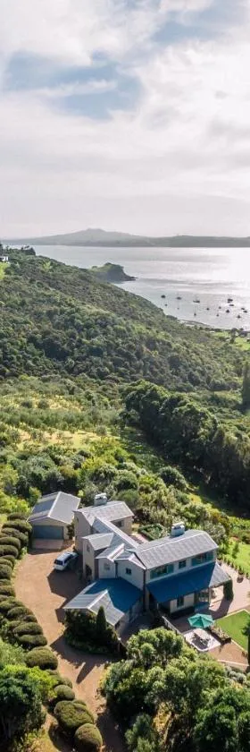 Cable Bay Luxury Villa，位于欧尼罗亚的酒店