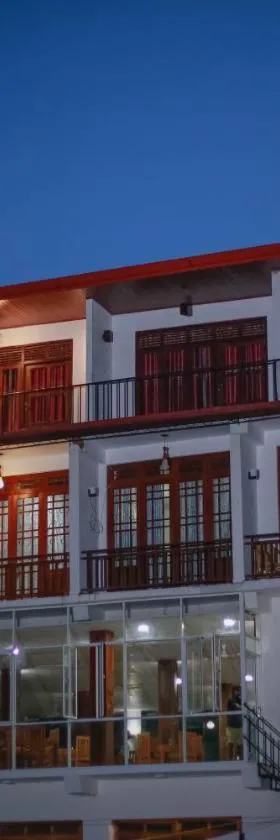 埃拉格兰德城市酒店，位于埃拉的酒店