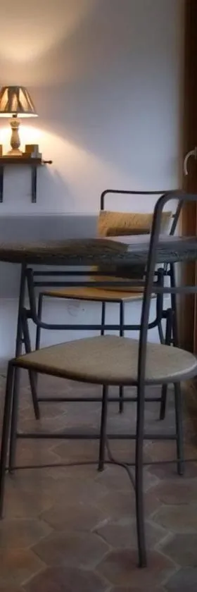 拉格兰奇奥勒瓦住宿加早餐旅馆，位于Courtioux的酒店