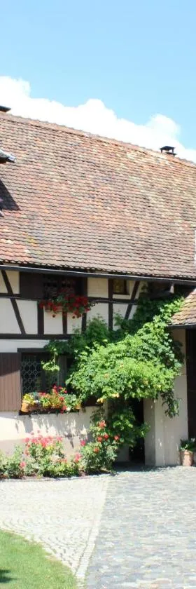 明星之首住宿加早餐旅馆，位于Weyersheim的酒店