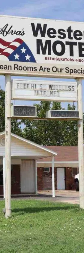 Western motel，位于Alva的酒店