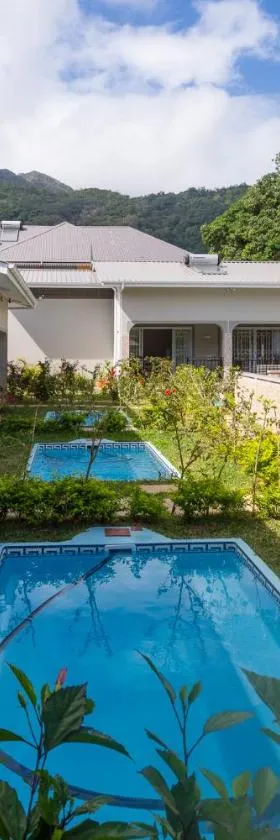 Beau Vallon Villa Chalets，位于博瓦隆的酒店