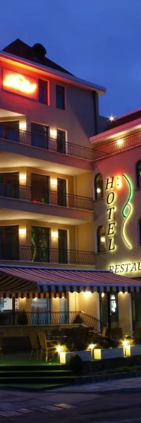 Hotel Dukov，位于奥布佐尔的酒店