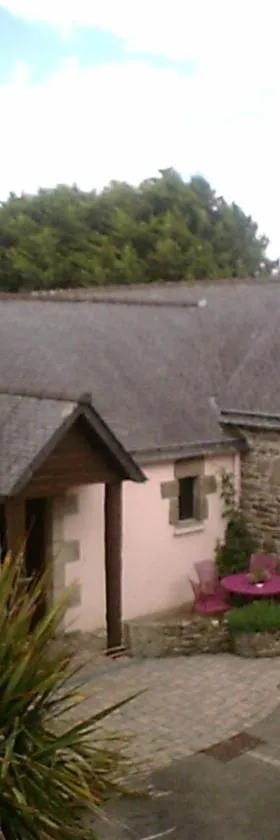 Chez Herveline Le Fer - Chambres et table d'hôtes，位于Plouigneau的酒店