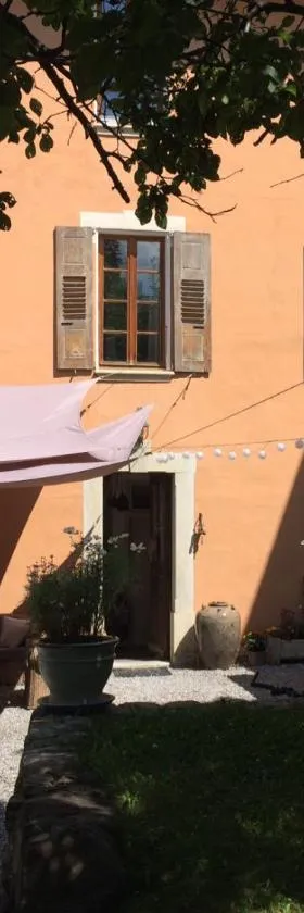 Le Val d'Ailleurs，位于若西耶的酒店