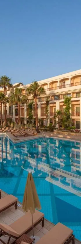 Rethymno Palace，位于阿德里安诺斯坎波斯的酒店