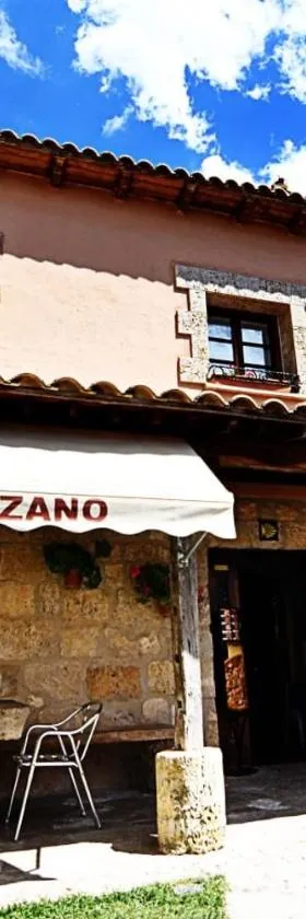 El manzano，位于卡斯特罗赫里斯的酒店