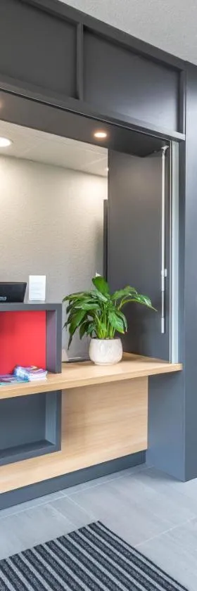 B&B HOTEL Lorient Caudan，位于科当的酒店