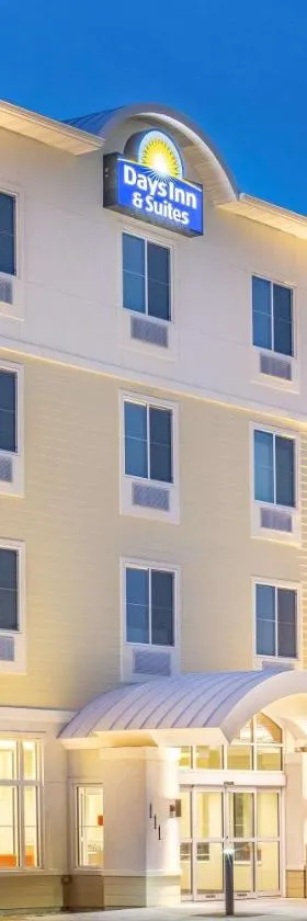 Days Inn & Suites by Wyndham Kearney NE，位于科尔尼的酒店
