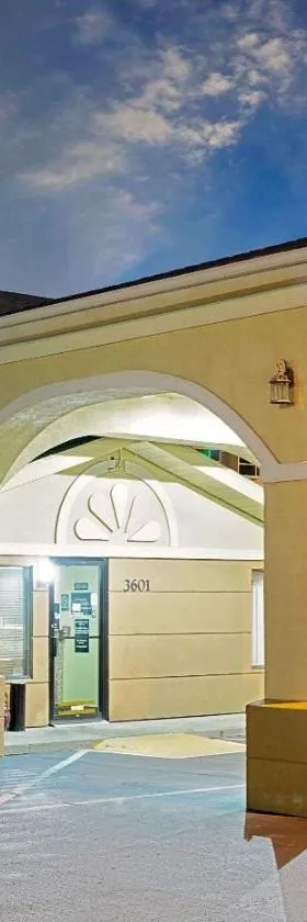 曼西速8酒店，位于曼西的酒店