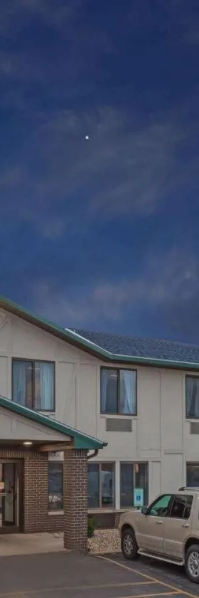 Delavan Inn and Suites，位于德拉文的酒店