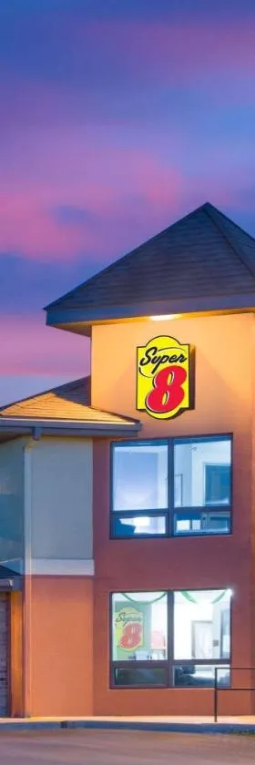 Super 8 by Wyndham Toledo，位于Toledo的酒店
