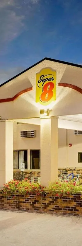 圣詹姆斯速8酒店，位于Saint James的酒店