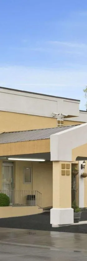 贝尔维尔速8酒店，位于贝尔维尔的酒店