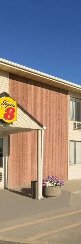 Super 8 by Wyndham Redfield，位于Redfield的酒店
