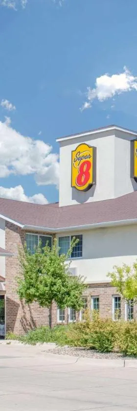 锡达福尔斯速8酒店，位于锡达福尔斯的酒店