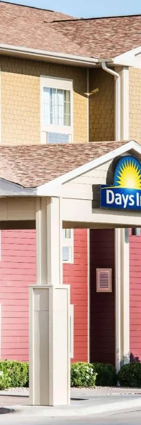 Days Inn by Wyndham Ellis，位于Ellis的酒店