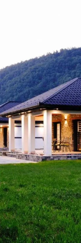 Holiday home Green coast，位于波斯尼亚克鲁帕的酒店