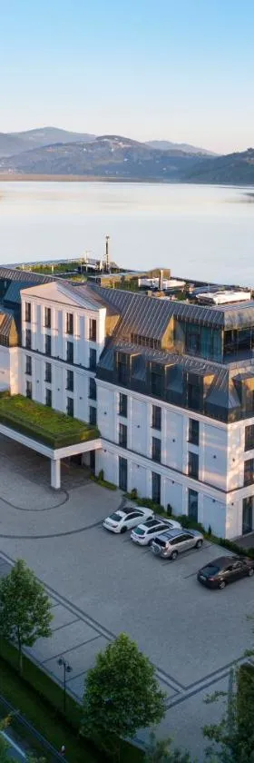 Heron Live Hotel Marina & SPA，位于格雷德克纳德纳杰姆的酒店
