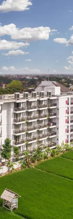 d'primahotel Petitenget Seminyak 2，位于塞米亚克的酒店