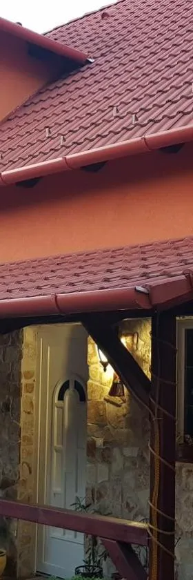 Főczény Pince és Vendégház，位于Verpelét的酒店