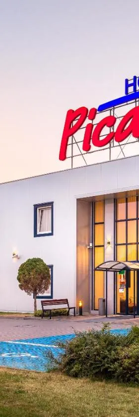 Hotel Picaro Żarska Wieś Północ A4 kierunek Niemcy，位于兹戈热莱茨的酒店
