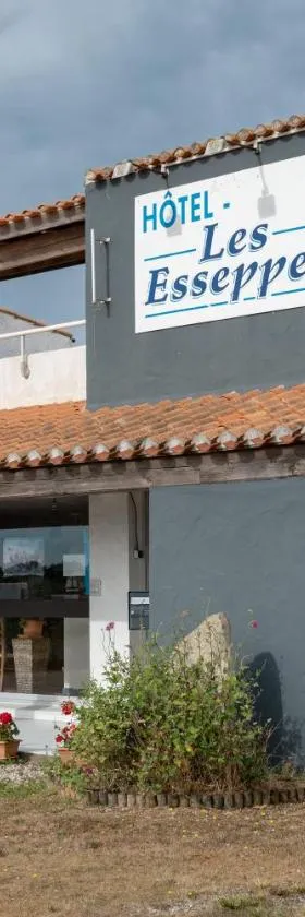 Hotel Les Esseppes，位于LʼÉpine的酒店