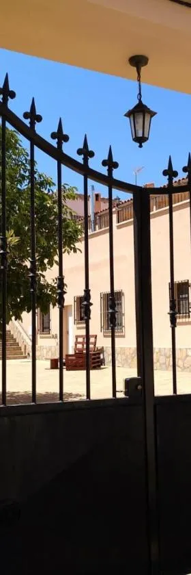 Casas Rurales Montemayor，位于Casas de Lázaro的酒店