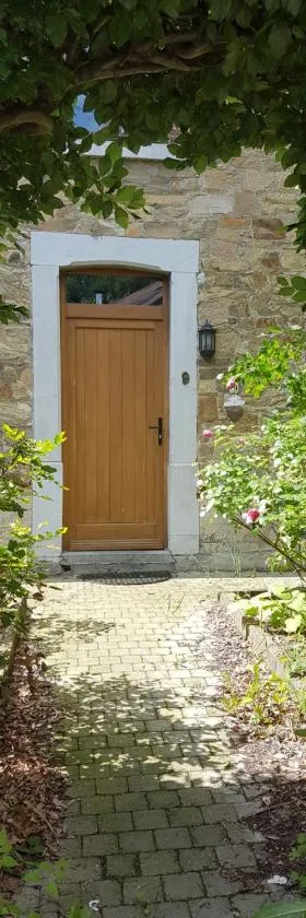 Gîte d'Hildegarde with sauna，位于Fallais的酒店