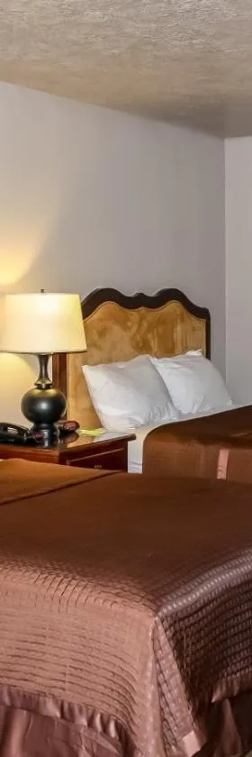Rayburn Inn，位于Brookeland的酒店