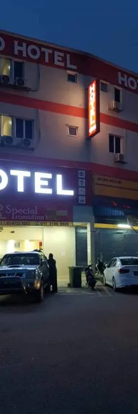 塞米尼苏豪酒店，位于士毛月的酒店