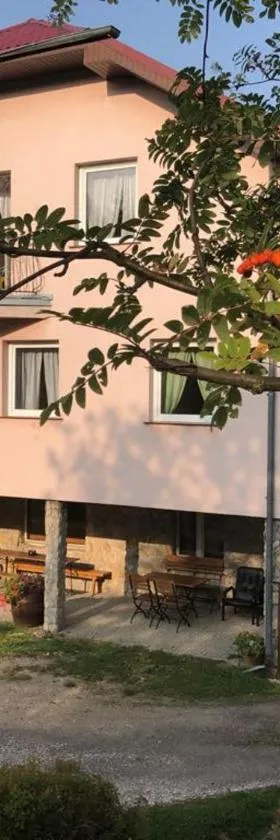 Agroturystyka Kapellanka - Kraina Wygasłych Wulkanów，位于Wojcieszów的酒店