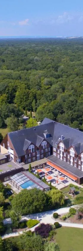 Domaine de la Forêt d'Orient, Logis Hôtel, Restaurant, Spa et Golf，位于鲁伊萨塞的酒店
