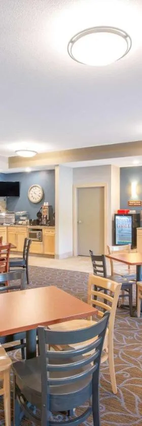 AmericInn by Wyndham Humboldt，位于Humboldt的酒店