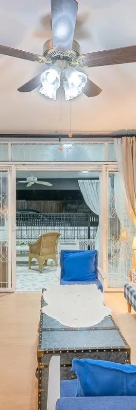 Mein Haus @Bangsan，位于Ban Rong Khoei的酒店