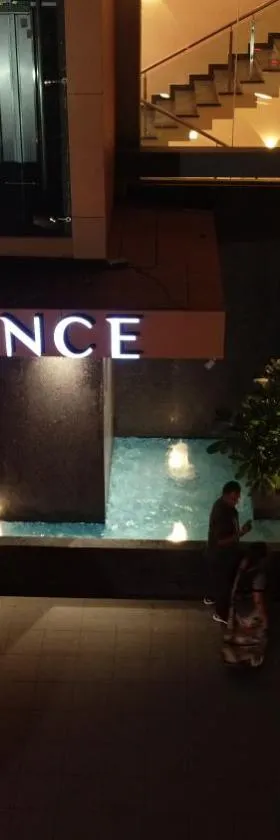 Hotel Radiance，位于艾哈迈德讷格尔的酒店