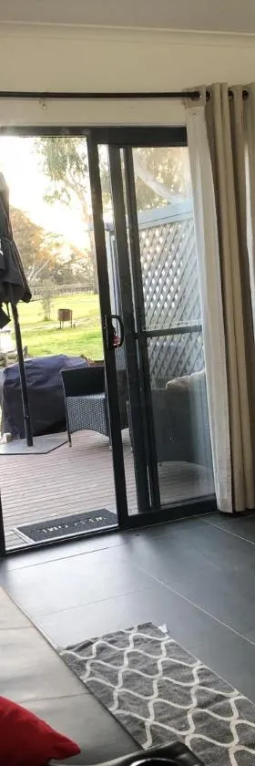 Coonawarra Ensuite Unit B，位于库纳瓦拉的酒店