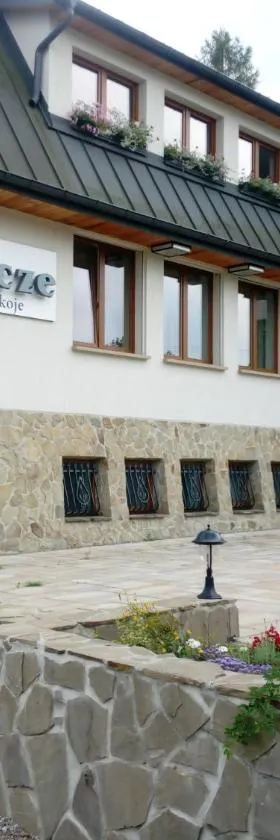 Podzamcze，位于罗日努夫的酒店