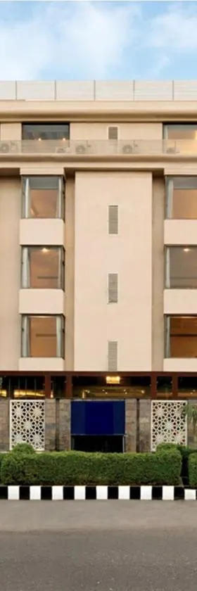 Lemon Tree Hotel Alwar，位于阿尔瓦尔的酒店