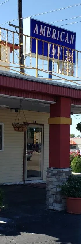 美国旅馆，位于锡代利亚的酒店