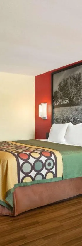 Super 8 by Wyndham Corsicana，位于科西卡纳的酒店
