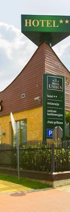 Hotel Unibus，位于波德拉谢地区别尔斯克的酒店