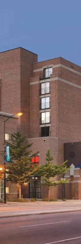 绿湾凯悦酒店，位于绿湾的酒店