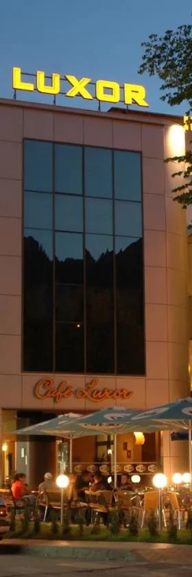 卢克索酒店，位于斯莫梁的酒店